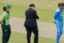 Photo of IND vs PAK: हैंडशेक विवाद वुमेंस वर्ल्ड कप में पहुंचा, हरमनप्रीत कौर और फातिमा सना ने नहीं मिलाया हाथ, रखी दूरी