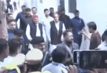 Photo of अखिलेश यादव-आजम खान की रामपुर में 23 महीने बाद मुलाकात: जौहर यूनिवर्सिटी में उतरा हेलिकॉप्टर, गिले-शिकवे दूर करने की कोशिश; सपा कार्यकर्ताओं में उत्साह