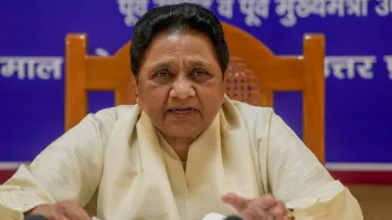 Photo of मायावती का ऐलान: BSP 2027 यूपी विधानसभा चुनाव अकेले लड़ेगी, गठबंधन से कोई फायदा नहीं; आजम खान की जॉइनिंग की अफवाहों को किया खारिज