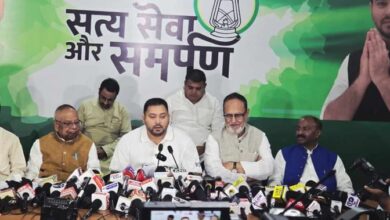 Photo of बिहार चुनाव 2025: तेजस्वी यादव का बड़ा वादा- महागठबंधन सरकार बनने के 20 दिनों में कानून, हर घर सरकारी नौकरी