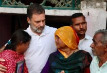 Photo of रायबरेली लिंचिंग मामला: राहुल गांधी ने हरिओम वाल्मीकि के परिवार से की मुलाकात, बोले- अपराधी के बजाय पीड़ित परिवार को ही धमकाया जा रहा है