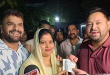 Photo of बिहार चुनाव 2025: खेसारी लाल यादव और पत्नी चंदा देवी की आरजेडी में धमाकेदार एंट्री, तेजस्वी ने किया ऐलान