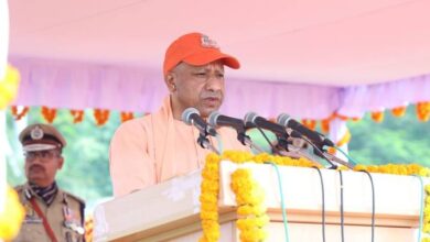 Photo of यूपी पुलिस स्मृति दिवस: सीएम योगी बोले- ‘शहीदों का बलिदान अमूल्य पूंजी’, परिजनों के कल्याण के लिए सरकार प्रतिबद्ध; 30.70 करोड़ की सहायता
