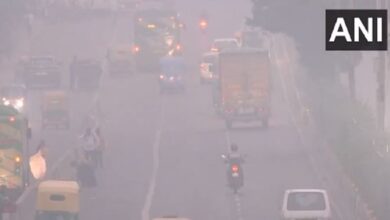 Photo of दिल्ली वायु प्रदूषण: जहरीली हवा का सिलसिला जारी, आज कई इलाकों में AQI 300 के पार; CPCB के आंकड़ों से चिंता बढ़ी
