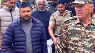 Photo of कुली की सफलता के बाद रजनीकांत बद्रीनाथ धाम पहुंचे , रजनीकांत अभिनय से ब्रेक लेकर आध्यात्मिक यात्रा पर हैं।