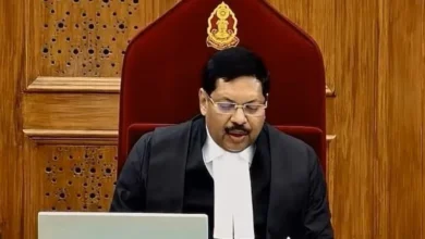 Photo of सुप्रीम कोर्ट में CJI बीआर गवई पर जूता फेंकने की कोशिश: पीएम मोदी, राहुल गांधी ने की निंदा; बार काउंसिल ने वकील को किया निलंबित