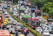 Photo of दिल्ली-कोलकाता हाईवे पर 4 दिन से फंसे वाहन! 65 किलोमीटर लंबा जाम