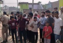 Photo of मथुरा में पिता की तलवार से हत्या: 6 साल से बेटियों से दुष्कर्म, नाबालिग बेटे ने ताऊ के बेटे के साथ मिलकर किया कत्ल