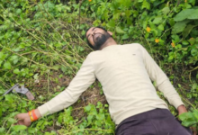 Photo of सीतापुर: मुठभेड़ में 25 हजार के इनामी लुटेरा गिरफ्तार, जवाबी फायरिंग में बायां पैर घायल; तमंचा व कार बरामद