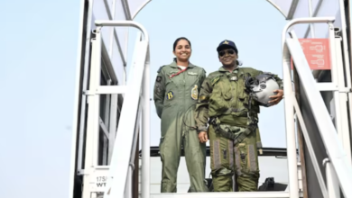 Photo of पाकिस्तान के झूठ का करारा जवाब: जिस पायलट को ‘पकड़ने’ का किया दावा, उसी शिवांगी सिंह के साथ राष्ट्रपति मुर्मू ने भरी उड़ान