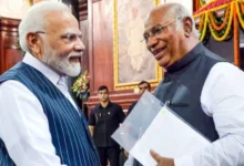 Photo of प्रधानमंत्री मोदी ने मल्लिकार्जुन खड़गे से बात की, सर्जरी के बाद उनके शीघ्र स्वस्थ होने की कामना की