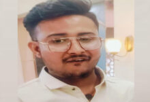 Photo of कानपुर: सल्फास निगलने के बाद मां को फोन कर बोला बेटा- ‘मैंने जहर खा लिया, माफ करना…’