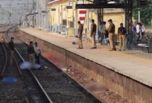 Photo of मिर्जापुर: कार्तिक पूर्णिमा स्नान को जा रहे 6 श्रद्धालुओं की कालका मेल से कटकर दर्दनाक मौत, सीएम ने जताया शोक, जांच के आदेश