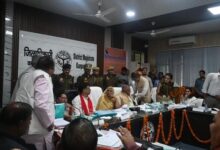 Photo of कानपुर देहात: दिशा बैठक में सांसद भोले और पूर्व सांसद भिड़े, ‘गुंडा-हिस्ट्रीशीटर’ पर तीखी बहस; हाथापाई की नौबत