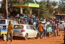 Photo of माली में अलकायदा-ISIS के आतंक के बीच 5 भारतीयों का अपहरण: कोबरी में बंदूकधारियों ने किया किडनैप, कंपनी ने बाकी कर्मचारियों को किया शिफ्ट