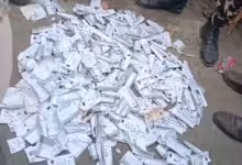 Photo of बिहार: समस्तीपुर में कूड़े के ढेर से बरामद हुईं हजारों VVPAT पर्चियां, मॉक पोल की बताकर चुनाव आयोग ने दी सफाई, ARO सस्पेंड
