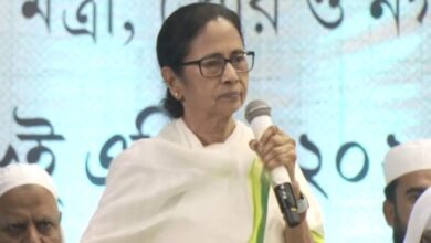 Photo of एसआईआर के दबाव में बीएलओ की आत्महत्या पर भड़कीं ममता: चुनाव आयोग से सवाल- और कितनी जानें जाएंगी?