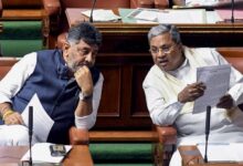 Photo of कर्नाटक कांग्रेस में CM पद की जंग तेज: डीके शिवकुमार के समर्थन में तीसरा विधायक दल दिल्ली पहुंचा, सिद्धारमैया पर दबाव; हाईकमान पर नजरें