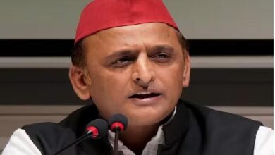 Photo of राम मंदिर ध्वजारोहण के दिन अखिलेश का ‘मास्टर स्ट्रोक’ पोस्ट: केदारनाथ नहीं, इटावा के मंदिर में दर्शन का संकल्प