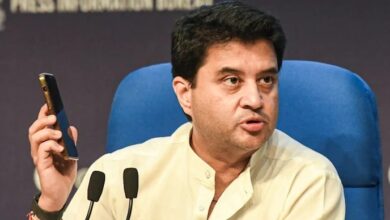 Photo of संचार साथी ऐप विवाद: ‘पूरी तरह वैकल्पिक, डिलीट कर सकते हैं’, ज्योतिरादित्य सिंधिया की सफाई से विपक्ष के ‘निगरानी’ आरोपों पर लगी लगाम