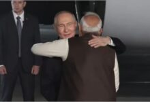 Photo of पुतिन की भारत यात्रा: दिल्ली पहुंचे रूसी राष्ट्रपति, पीएम मोदी ने किया गर्मजोशी भरा स्वागत; 23वें शिखर सम्मेलन में रक्षा-ऊर्जा पर फोकस