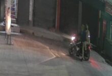 Photo of मेरठ पुलिस का काला कारनामा: जांच-पंचनामे से बचने को अज्ञात शव ई-रिक्शा में लाद दूसरे थाना क्षेत्र में फेंका, CCTV ने खोली पोल; चौकी प्रभारी-सिपाही निलंबित, होमगार्ड पर कार्रवाई