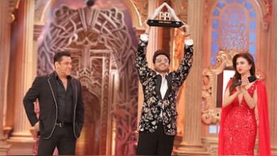 Photo of बिग बॉस 19: गौरव खन्ना ने जीता खिताब, फरहाना भट्ट को हराकर उठाया ट्रॉफी, ले जाएंगे 50 लाख रुपये और कार