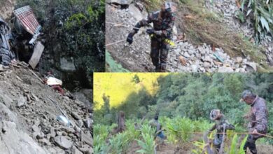 Photo of अरुणाचल प्रदेश चगलागाम हादसा: 22 मजदूरों से भरे ट्रक की खाई में खाई में गिरने से 18 की मौत, 3 लापता