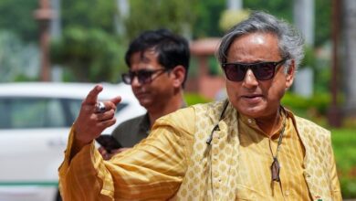 Photo of शशि थरूर ने फिर छोड़ी राहुल गांधी की बैठक, लगातार तीसरी अनुपस्थिति से कांग्रेस में बेचैनी; मोदी के प्रति नरम रुख पर सवाल