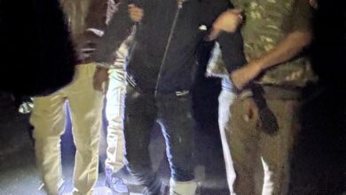 Photo of आजमगढ़: मेहनगर में पुलिस मुठभेड़, शातिर चोर राजेश कुमार घायलावस्था में गिरफ्तार; 3.50 लाख का चोरी का माल बरामद