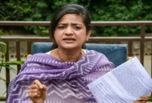 Photo of हिजाब विवाद: गिरिराज सिंह के बयान पर भड़कीं इल्तिजा मुफ्ती, कहा- ‘गंदे मुंह को साफ करने के लिए सिर्फ फिनाइल आएगा काम’