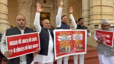 Photo of यूपी विधानसभा में सपा का जोरदार हंगामा: कोडीन कफ सिरप तस्करी मामले पर प्रदर्शन