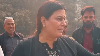 Photo of दिल्ली: बीजेपी पार्षद रेणु चौधारी का विवादित बयान, विदेशी फुटबॉल कोच को धमकाया- ‘एक महीने में हिंदी सीखो वरना…’