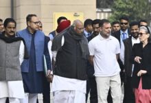 Photo of गांधी परिवार, शशि थरूर कांग्रेस की शीर्ष कमिटी बैठक में शामिल; एजेंडा क्या है?