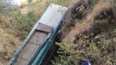 Photo of उत्तराखंड: अल्मोड़ा में दर्दनाक बस हादसा, गहरी खाई में गिरी बस; 6 की मौत, कई घायल