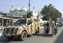 Photo of मुर्शिदाबाद बाबरी मस्जिद विवाद: बंगाल में सुरक्षा अलर्ट के बीच मस्जिद में समारोह आयोजित; भाजपा ने ममता बनर्जी पर निशाना साधा