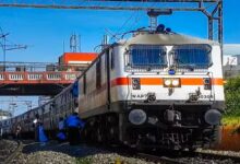 Photo of रेलवे ने इंडिगो के रद्द होने के बाद यात्रियों की भीड़ को देखते हुए 37 ट्रेनों में 116 कोच जोड़े