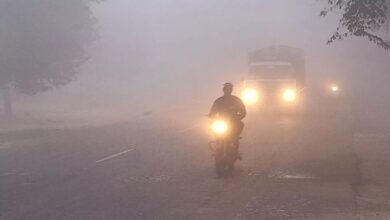 Photo of घने कोहरे के कारण ग्रेटर नोएडा एक्सप्रेसवे पर कई वाहनों की टक्कर हुई, कई लोग घायल