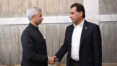 Photo of ढाका में हाथ मिलाना: पाकिस्तान की अतिरंजना और भारत की व्यावहारिक कूटनीति का संकेत