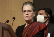 Photo of सोनिया गांधी फिर सर गंगा राम अस्पताल में भर्ती, पुरानी खांसी और दिल्ली प्रदूषण के कारण रूटीन चेकअप