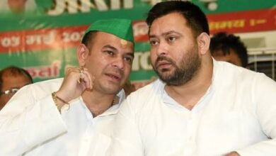 Photo of लिफ्ट में तेजस्वी-तेजप्रताप की ‘ठंडी’ मुलाकात: एक शब्द नहीं बोले, तिरछी नजरों से देखा, परिवार में दरार साफ