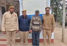Photo of कानपुर में दिल दहला देने वाला मामला: प्रेमी ने 7 बच्चों की मां की हत्या कर 7 फीट गहरे गड्ढे में दफनाया शव, 10 महीने बाद खुलासा