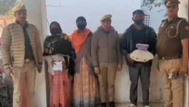 Photo of फतेहपुर में सनसनीखेज हत्याकांड: पत्नी ने समलैंगिक प्रेमिका के साथ मिलकर 60 हजार में सुपारी देकर करवाई पति की हत्या