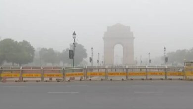 Photo of दिल्ली में प्रदूषण: हल्के सुधार के साथ AQI ‘बहुत खराब’ श्रेणी में पहुंचा, संकट अभी भी बरकरार