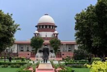 Photo of शीर्षक: सुप्रीम कोर्ट ने मेनका गांधी को लगाई फटकार, कहा- आवारा कुत्तों पर बयान अवमानना के दायरे में