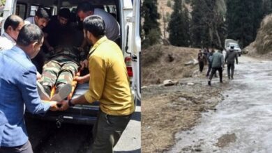 Photo of जम्मू-कश्मीर के डोडा में दर्दनाक हादसा: सेना का वाहन 200 फीट गहरी खाई में गिरा, 10 जवान शहीद, 10 घायल