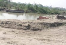 Photo of कोरबा में हैरान करने वाली चोरी: 40 साल पुराना 10 टन लोहे का पुल रातों-रात गायब, 5 गिरफ्तार