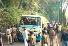 Photo of अजित पवार अंतिम संस्कार: बारामती में राज्य सम्मान के साथ अंतिम यात्रा, ‘अजित दादा अमर रहे’ के नारे गूंजे