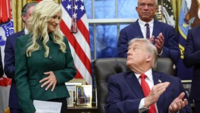 Photo of ट्रंप का चौंकाने वाला बयान: गृह सचिव डग बर्गम की नियुक्ति की वजह बताई उनकी ‘आकर्षक’ पत्नी कैथरीन!