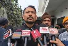 Photo of बरेली: इस्तीफे के बाद घर लौटे अलंकार अग्निहोत्री, समर्थकों ने लगाए ‘शेर आया’ के नारे